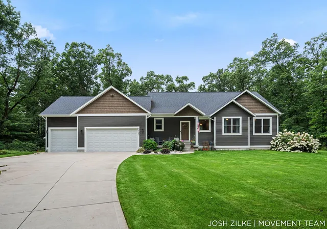 Photo 1 of Sale Pending at 3105 Jamestown Ln, Fruitport, MI 49415 | MLS# 71026042163 | Listing updated on 2026-10-07