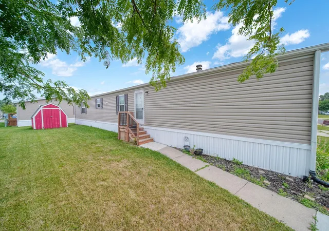 Photo 2 of Single family home for sale at 181 Newbury, Adrian, MI 49221 | MLS# 81026042152 | Listing updated on 2026-09-24