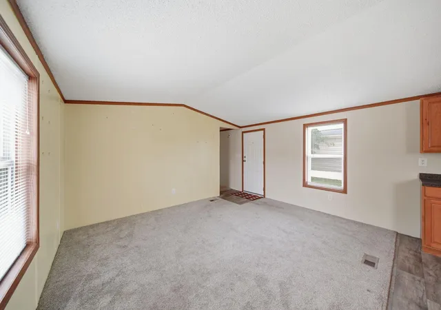 Photo 4 of Single family home for sale at 181 Newbury, Adrian, MI 49221 | MLS# 81026042152 | Listing updated on 2026-09-24