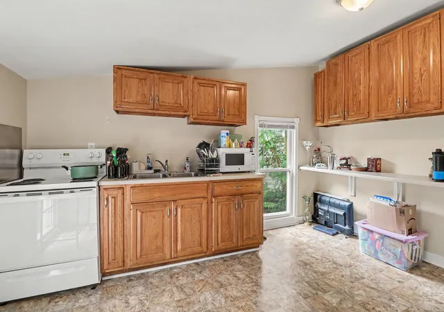5th image of 106 N Summit St, Ypsilanti, MI 48197 | MLS# 81026042167