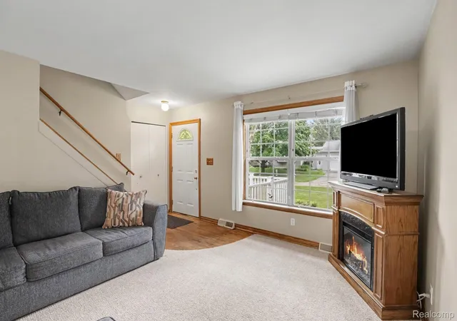 Photo 3 of Single family home for sale at 4726 Rosedale Ct, Clarkston, MI 48348 | MLS# 20261063858 | Listing updated on 2026-08-13