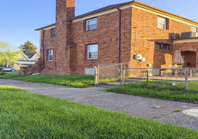 Photo 4 of Single family home for sale at 11101 College St, Detroit, MI 48205 | MLS# 20261063859 | Listing updated on 2026-08-12