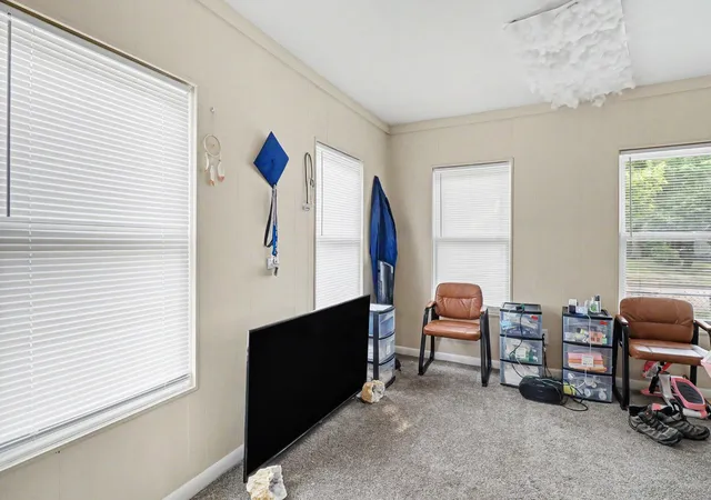 3rd image of 17 N Summit St, Ypsilanti, MI 48197 | MLS# 81026042171