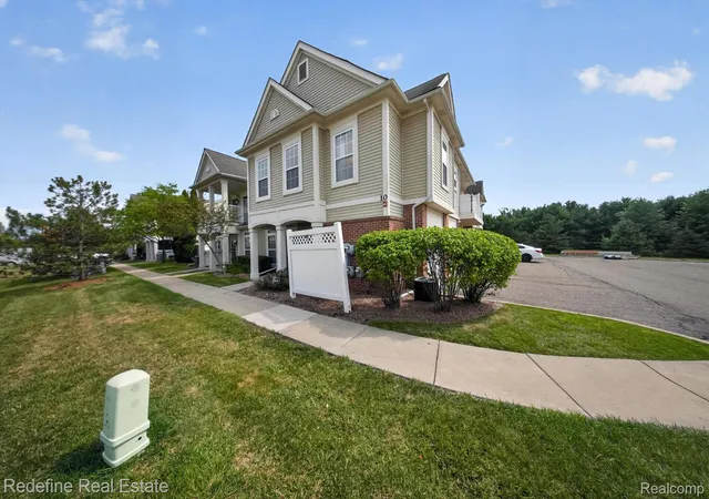 Photo 3 of Condo for sale at 10200 W Midway Ct #102, Commerce Township, MI 48390 | MLS# 20261063875 | Listing updated on 2026-10-01