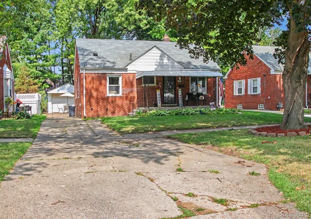 Photo 2 of Single family home for sale at 26686 Southwestern Hwy, Redford, MI 48239 | MLS# 20261063876 | Listing updated on 2026-09-12