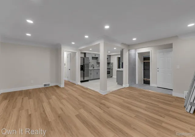 5th image of 4316 Lakewood St, Detroit, MI 48215