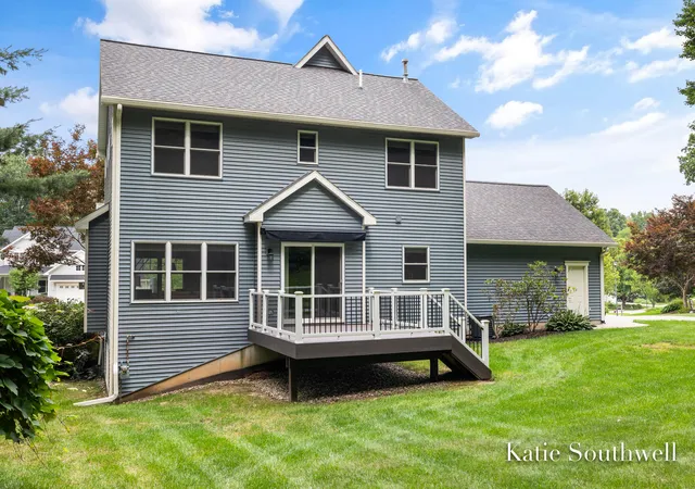 3rd image of 4667 Sundial Dr Ne, Grand Rapids, MI 49525 | MLS# 65026042195