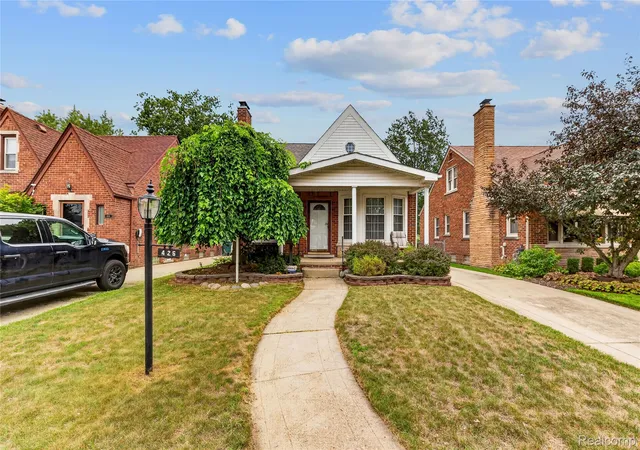 Photo 2 of Single family home for sale at 426 N Rosevere Ave, Dearborn, MI 48128 | MLS# 20261063888 | Listing updated on 2026-08-29