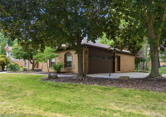 Photo 3 of Single family home for sale at 2950 Leyton Ct, Rochester Hills, MI 48306 | MLS# 20261063889 | Listing updated on 2026-08-15