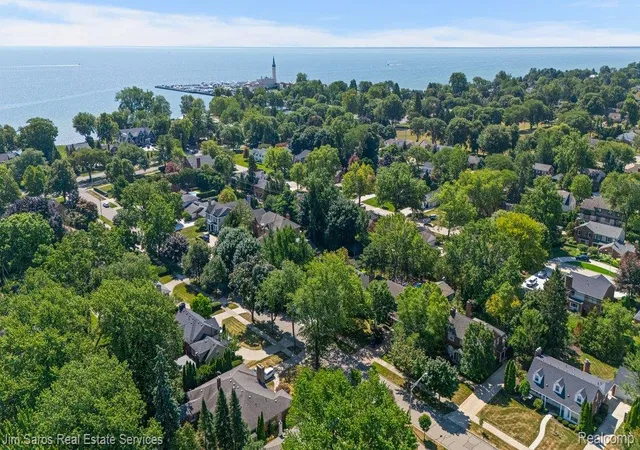 Photo 3 of Single family home for sale at 29 Hampton Rd, Grosse Pointe Shores, MI 48236 | MLS# 20261063892 | Listing updated on 2026-09-17