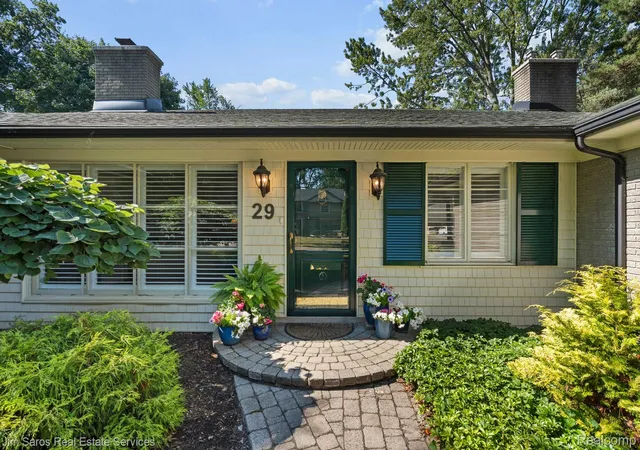 Photo 4 of Single family home for sale at 29 Hampton Rd, Grosse Pointe Shores, MI 48236 | MLS# 20261063892 | Listing updated on 2026-09-17