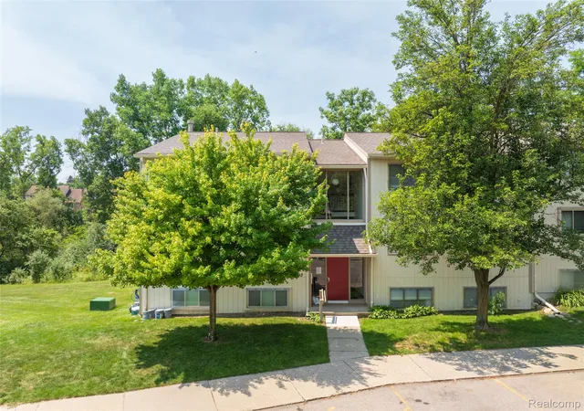 Photo 2 of Condo for sale at 1693 Riverside Dr #3, Rochester Hills, MI 48309 | MLS# 20261063893 | Listing updated on 2026-09-19