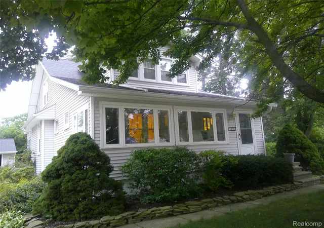 Photo 1 of Sale Pending at 28710 Revere Ave, Warren, MI 48092 | MLS# 20261063902 | Listing updated on 2026-09-06