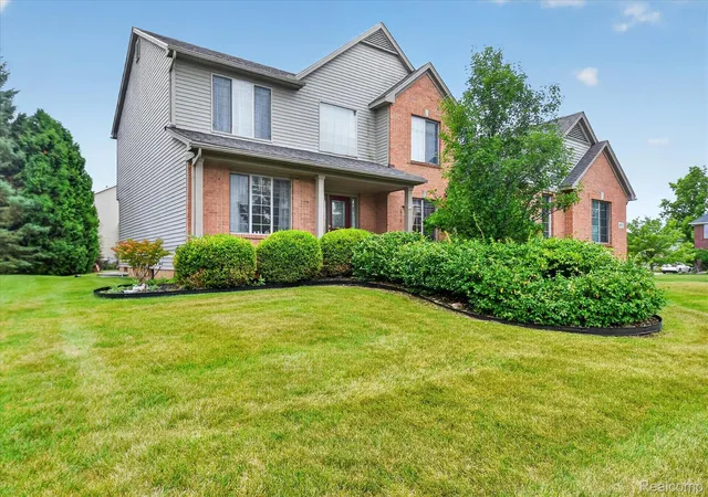 Photo 2 of Single family home for sale at 58767 Hunters Ct, South Lyon, MI 48178 | MLS# 20261063922 | Listing updated on 2026-08-13