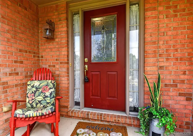 Photo 4 of Single family home for sale at 58767 Hunters Ct, South Lyon, MI 48178 | MLS# 20261063922 | Listing updated on 2026-09-23