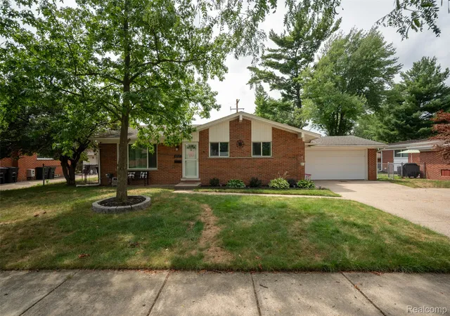 Photo 1 of Sale Pending at 8921 Harvey St, Livonia, MI 48150 | MLS# 20261063928 | Listing updated on 2026-08-30