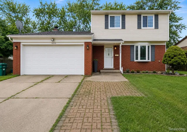 Photo 1 of Single family home for sale at 654 Manchester St, Madison Heights, MI 48071 | MLS# 20261063932 | Listing updated on 2026-08-30