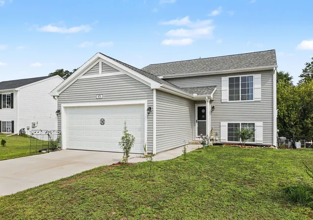 1st image of 970 View Pointe Dr, Middleville, MI 49333 | MLS# 64026042221