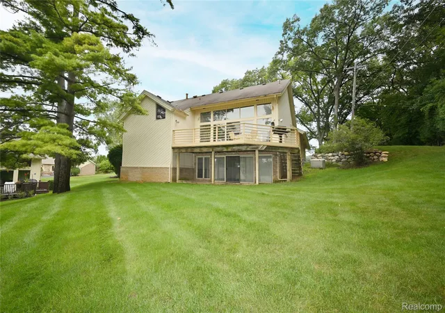 36th image of 6401 Apple Grove Ln, Bloomfield Hills, MI 48301 | MLS# 20261063949