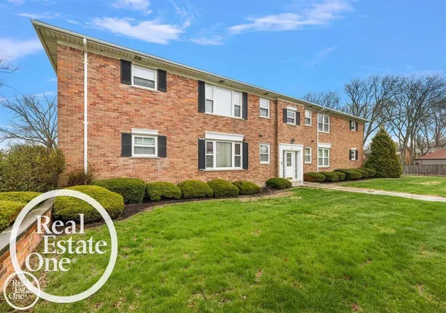 Photo 2 of Condo for sale at 17560 Mack Ave, Grosse Pointe, MI 48230 | MLS# 58050218283 | Listing updated on 2026-08-12
