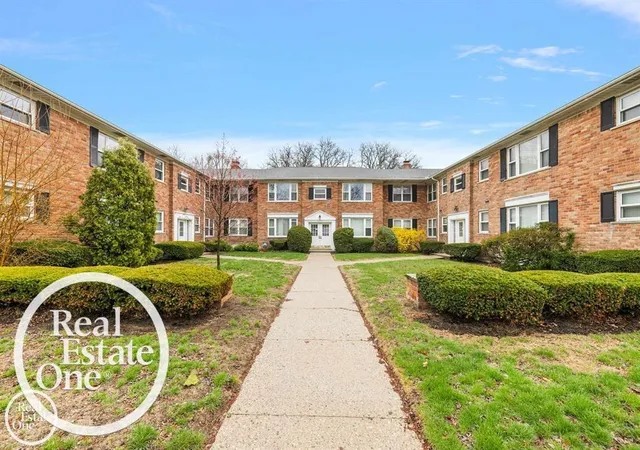 Photo 3 of Condo for sale at 17560 Mack Ave, Grosse Pointe, MI 48230 | MLS# 58050218283 | Listing updated on 2026-08-12