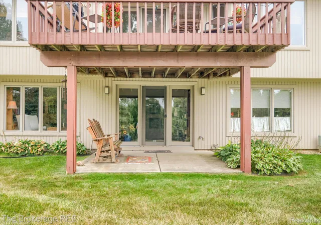 Listing Photo 5 - Condo for sale in building located at 8101 Sawgrass Trl, Grand Blanc, MI 48439