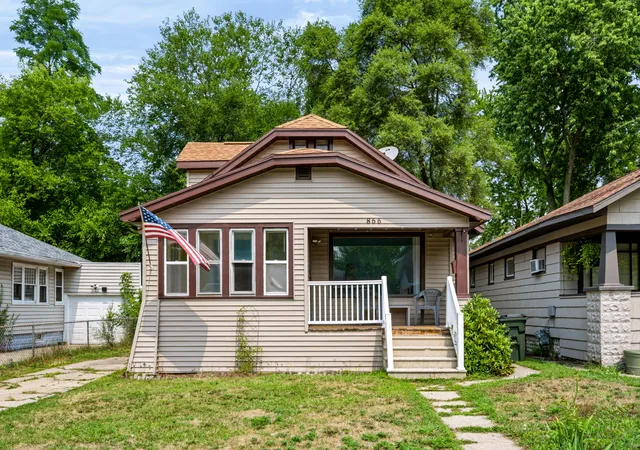 Photo 2 of Single family home for sale at 866 E Isabella Ave, Muskegon, MI 49442 | MLS# 71026042234 | Listing updated on 2026-09-17