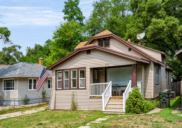 Photo 3 of Single family home for sale at 866 E Isabella Ave, Muskegon, MI 49442 | MLS# 71026042234 | Listing updated on 2026-09-17