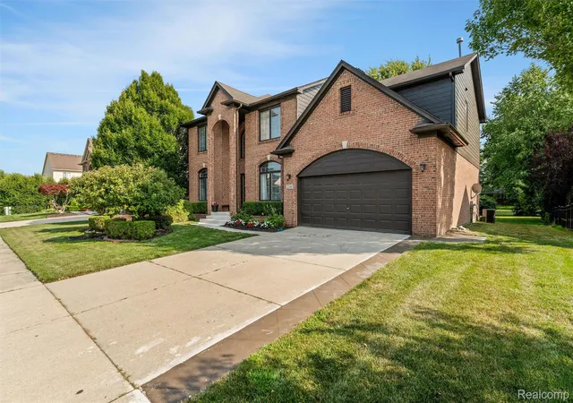 3rd image of 22344 Woodlake Dr, Macomb, MI 48044 | MLS# 20261063971