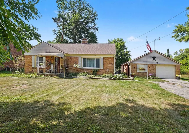 Photo 1 of Sale Pending at 4060 S Washington Rd, Saginaw, MI 48601 | MLS# 61050218294 | Listing updated on 2026-09-02