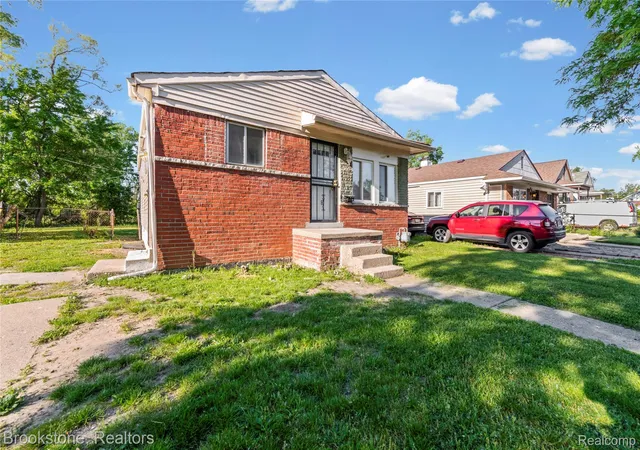 Photo 2 of Single family home for sale at 3882 Minnesota St, Detroit, MI 48212 | MLS# 20261063979 | Listing updated on 2026-08-13