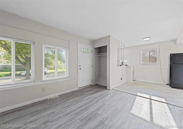 Photo 4 of Single family home for sale at 3882 Minnesota St, Detroit, MI 48212 | MLS# 20261063979 | Listing updated on 2026-08-13