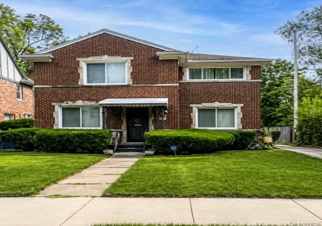 Photo 1 of Single family home for sale at 19001 Oak Dr, Detroit, MI 48221 | MLS# 20261063991 | Listing updated on 2026-08-17