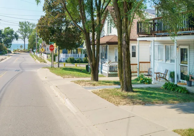 Photo 1 of Single family home for sale at 307 Park St, Saint Joseph, MI 49085 | MLS# 69026042252 | Listing updated on 2026-09-13