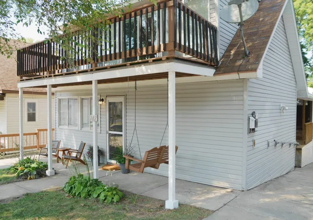 Photo 2 of Single family home for sale at 307 Park St, Saint Joseph, MI 49085 | MLS# 69026042252 | Listing updated on 2026-09-13