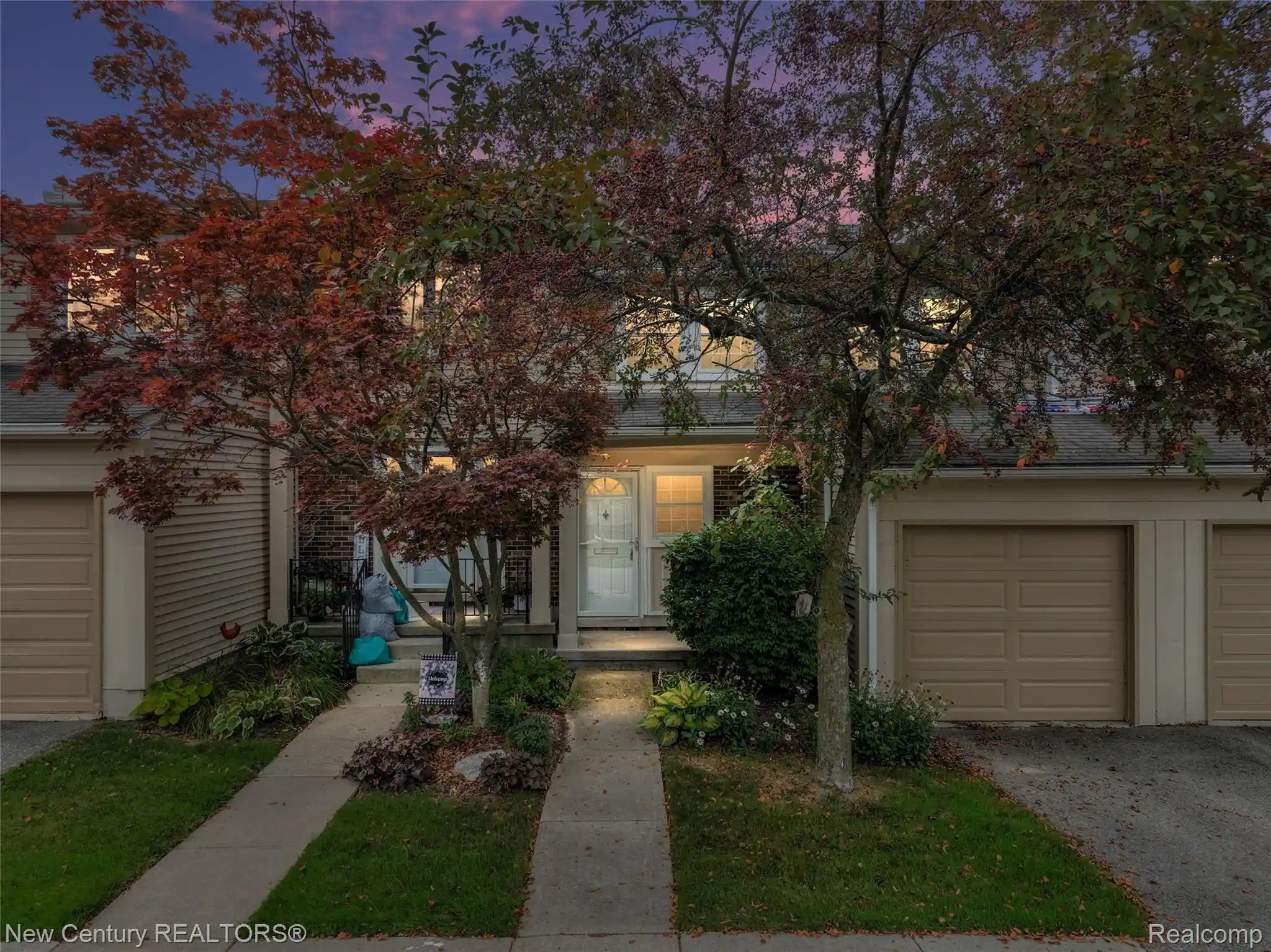 Listing Photo 1 - Condo for sale in 1689 Brentwood Dr located at 1689 Brentwood Dr, Troy, MI 48098 - Unit 1689 Brentwood Dr