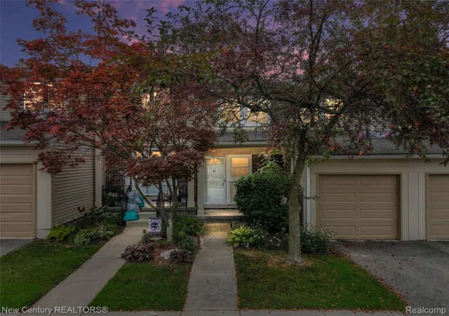 Photo 1 of Condo for sale at 1689 Brentwood Dr, Troy, MI 48098 | MLS# 20261063996 | Listing updated on 2026-09-13