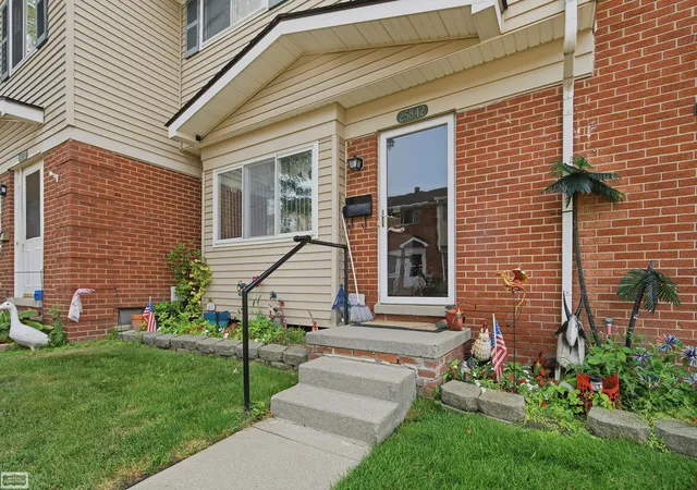 1st image of 25842 Jeaanette Court St, Roseville, MI 48066 | MLS# 58050218298