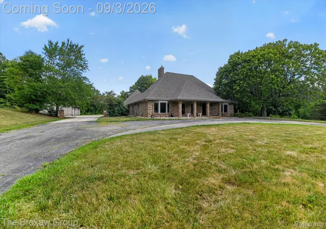 Photo 4 of Single family home for sale at 9505 E Atherton Rd, Davison Township Genesee, MI 48423 | MLS# 20261064013 | Listing updated on 2026-10-07