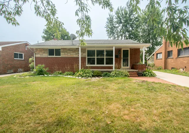 Photo 2 of Single family home for sale at 4642 Audubon Dr, Warren, MI 48092 | MLS# 81026042258 | Listing updated on 2026-09-15