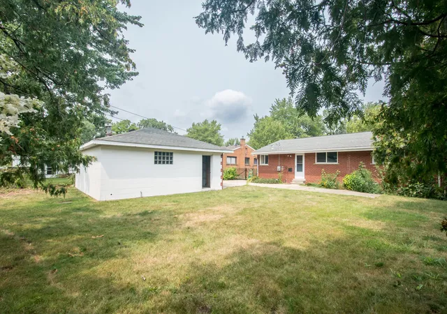 Photo 4 of Single family home for sale at 4642 Audubon Dr, Warren, MI 48092 | MLS# 81026042258 | Listing updated on 2026-09-15