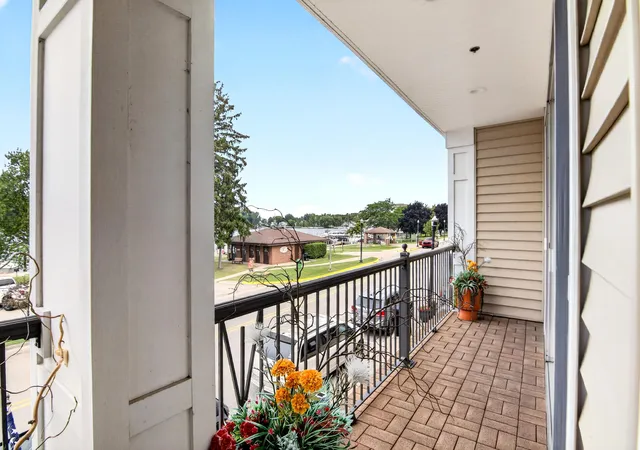5th image of 560 S Hancock St, Pentwater, MI 49449