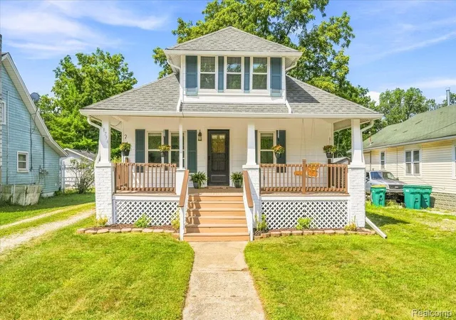 Photo 1 of Sale Pending at 18736 Huron River Dr, New Boston, MI 48164 | MLS# 20261064016 | Listing updated on 2026-09-09