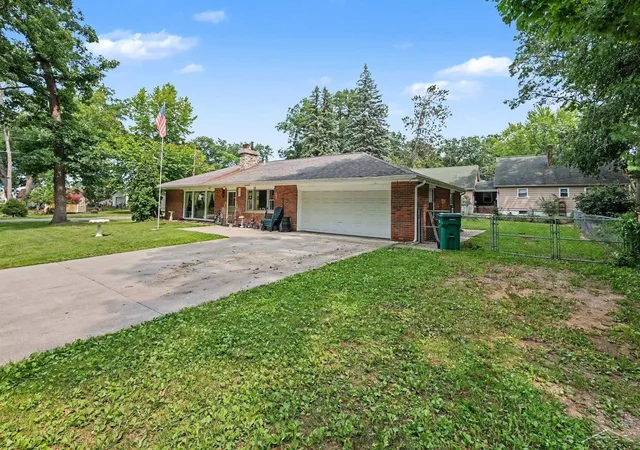 31st image of 403 Apple Blossom Ave, Prudenville, MI 48651 | MLS# 61050218307