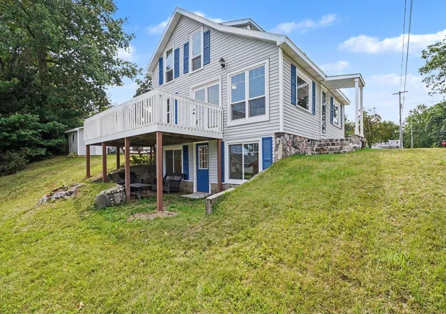 3rd image of 110 Guernsey Ave, Houghton Lake, MI 48629 | MLS# 79080072255