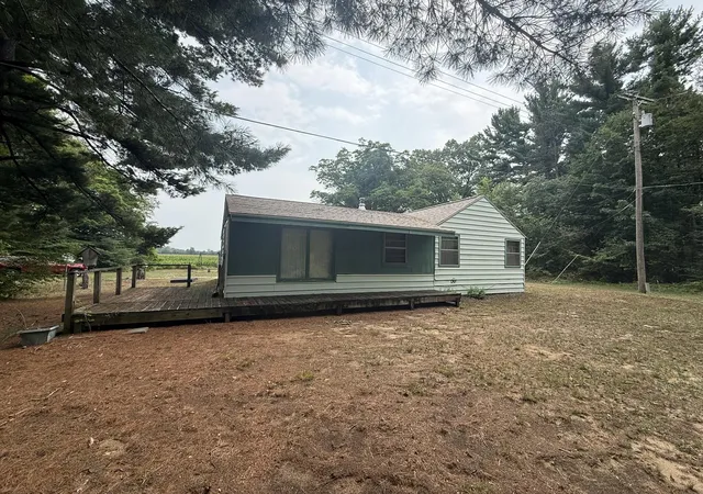 Photo 1 of Sale Pending at 4048 Cloverville Rd, Fruitport, MI 49415 | MLS# 71026042279 | Listing updated on 2026-08-18