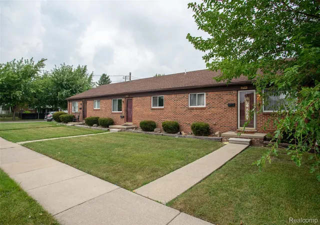 Listing Photo 3 - Condo for sale in building located at 2172 Philomene Blvd, Lincoln Park, MI 48146