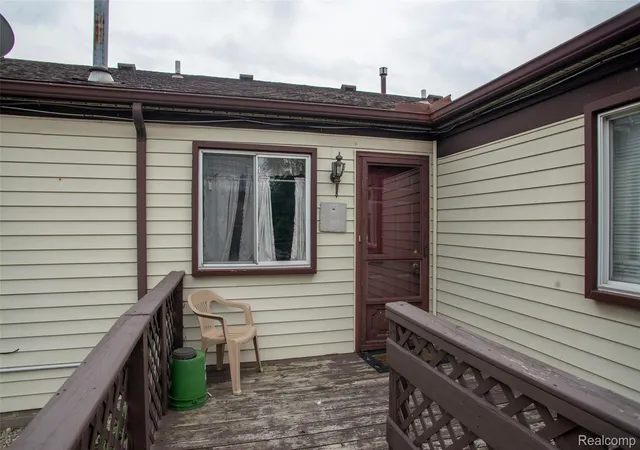 Listing Photo 5 - Condo for sale in building located at 2172 Philomene Blvd, Lincoln Park, MI 48146