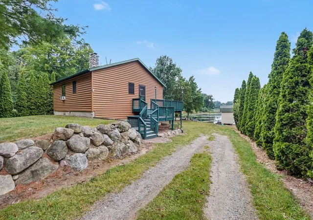 3rd image of 8215 S Island View Dr, Newaygo, MI 49337 | MLS# 65026042290