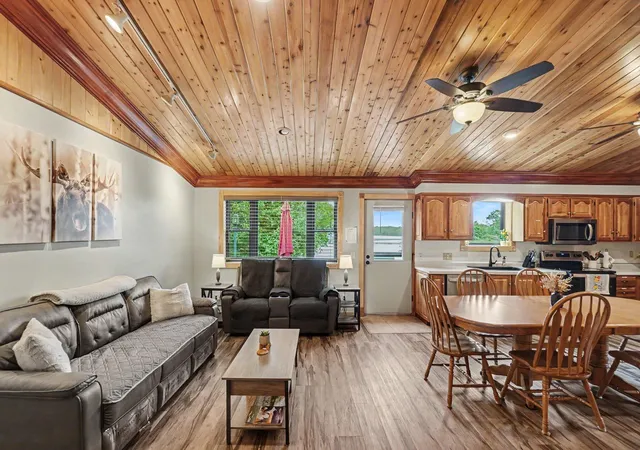 5th image of 8215 S Island View Dr, Newaygo, MI 49337 | MLS# 65026042290